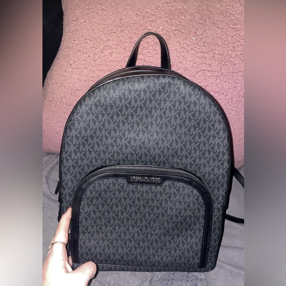 Full size brand new MK Book bag - Picture 2 of 9